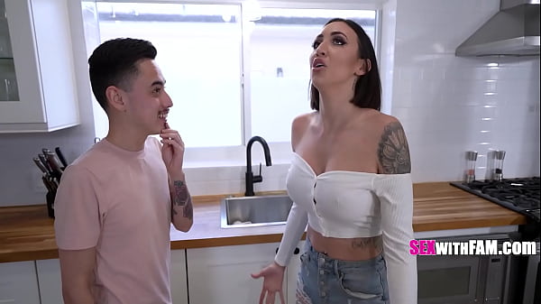 Juan’s Jolt When Step Sister Flashes Her Gains – Juan Loco, Blair Johnson