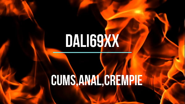 Mi vecina tetona se masturba se corre y se mea.