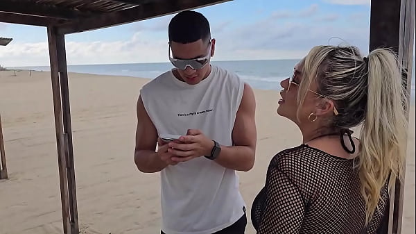 Outdoor sex with a stranger I met on the beach – Max Betancur & Tatiana Alvarez