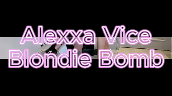 Slutty Blondebombshell meets Slutty BlondeBombshell