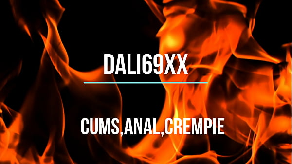 Vecina tetona se corre con la almohada.