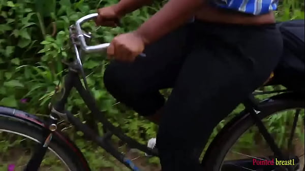 White ass fuck Queen bang in the village bush by stranger