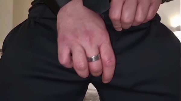 AMATEUR | ELEGANT – HANDJOB WITH CUMSHOT IN ALL BLACK DRESS AND BIG DICK