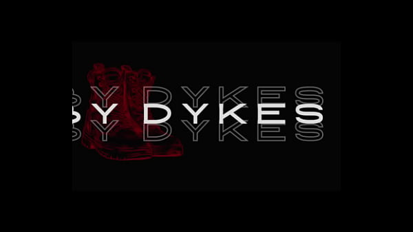 Dom Dyke Spits in Sub Stud’s Mouth: Lesbian Spit Play   Rough Kissing | Tattooed Queer Couple