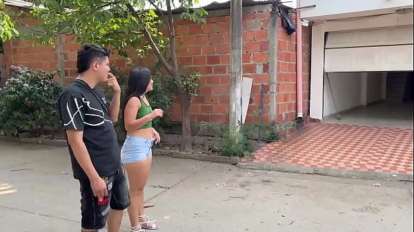 La puta esposa del cornudo de mi amigo quiere que yo le eche mi leche en su cara y me ruega que me la coja por el ano sin compasion.