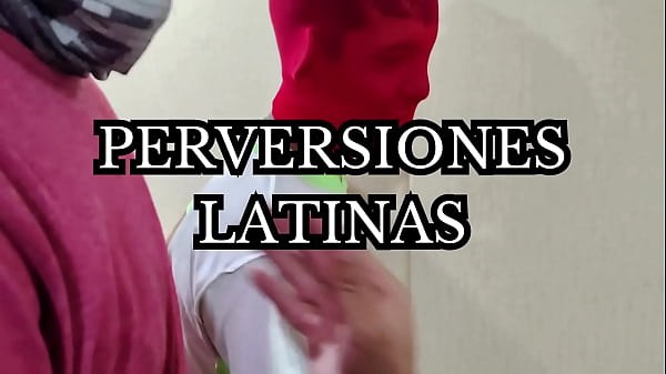 Le enseñe mi cosplay a mi hermanastro y termino follandome y dandome de tragar su leche