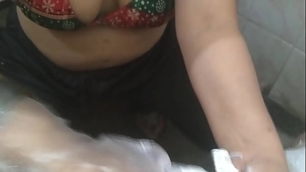 Nurse helped patient to extract cum and she swallow – Real nurse ***** cam hospital blowjob