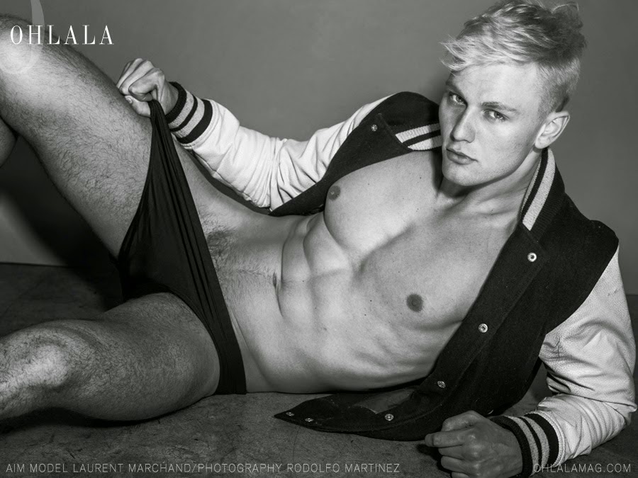 Laurent Marchand si mette a nudo per Ohlala Magazine!