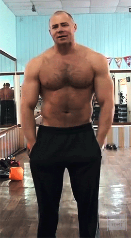 Huge muscle undress