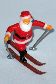 HERE COMES SANTA CLAUS – ON SKIS…